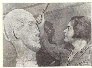 Автор одного из первых советских монументов получила признание благодаря бетону, но отдала своё сердце дереву. Фото 3 