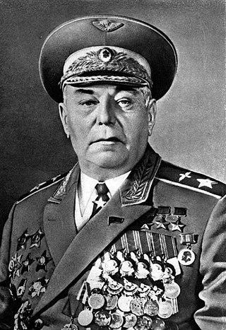 Будущий советский лётчик-ас, ставший маршалом авиации и трижды Героем Советского Союза, в своём первом воздушном бою сбил советский бомбардировщик. Фото 2 