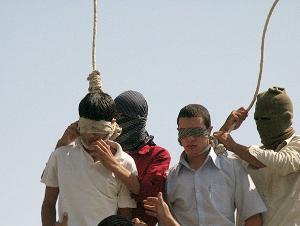 Иранца могут выпороть за нахождение обнажённым с другим мужчиной «под одним кровом без необходимости» и казнить, если четыре «благоверных мусульманина» обвинят его в мужеложстве. Фото 3 