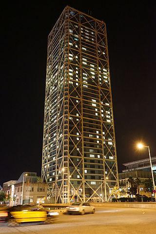 Из-за расширения Пушкинского музея в стиле хай-тек могут пострадать старейшая бензоколонка столицы и копия манчестерского коттеджа Фридриха Энгельса. Фото 1 