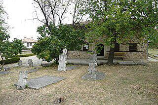 На фресках болгарской церкви Пифагор и Плутарх изображены с нимбами над головой. Фото 5 