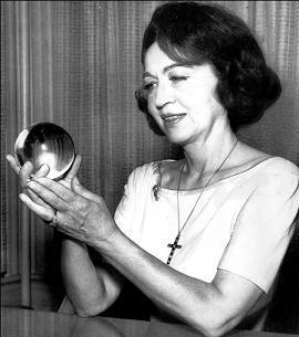 Никсон и Рейган прислушивались к советам астролога, которая в прошлом пророчила Третью мировую войну в 1958 году и высадку русских на Луне в 1960-х. Фото 4 