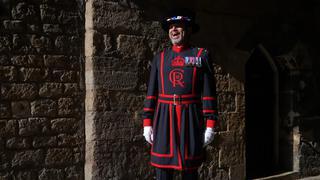 Охранника Тауэра можно выпить. Фото 1 