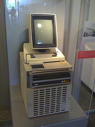 Персональный компьютер Xerox Alto, созданный в 1973 году, был первым в мире компьютером с графическим пользовательским интерфейсом. Фото 2 