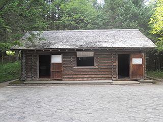 По северокорейскому телеканалу можно узнать о погоде в бывшем партизанском лагере. Фото 3 