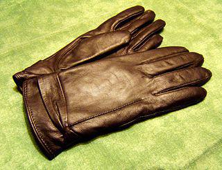 Три килограмма кожи и гвоздей плюс помпон — то, что нужно эвзону (см. илл.). Фото 2 