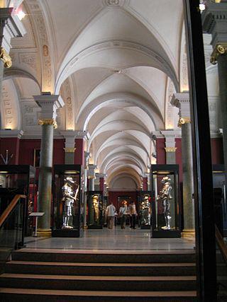 В Дрезденской оружейной палате из-за нехватки площадей выставляется лишь около 5 % имеющихся в собрании музея экспонатов. Фото 1 