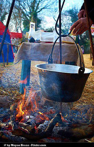 Водопад, похожий на котёл, за полтора столетия превратился в небольшие пороги. Фото 1 