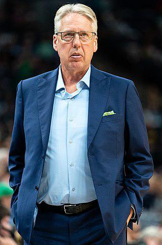 За время существования Женской НБА только один тренер выиграл чемпионское звание с двумя разными командами. Фото 2 