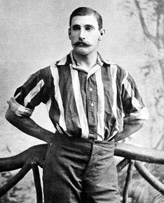 Братья-футболисты Артур и Перси Мелмот получили прозвища «дополуденный» и «послеполуденный» из-за своих инициалов (A.M. и P.M.). Фото 2 