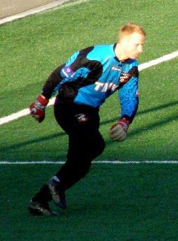 Будущий голкипер молодёжной сборной России впервые встал в ворота из-за розыгрыша приятеля. Фото 2 