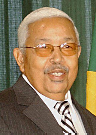 Действующий президент Кабо-Верде Педру Пиреш в 2001 году был избран во втором туре с преимуществом над своим соперником всего в 12 голосов, что является рекордом среди всех прямых выборов. Фото 2 