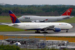 Из-за сброса топлива при аварийной посадке самолёта пострадали учащиеся нескольких школ Лос-Анджелеса. Фото 3 