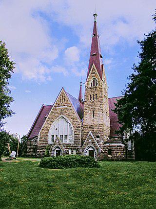 Один из самых значительных архитектурных памятников Карельского перешейка до недавнего времени использовался как дискотека и магазин. Фото 4 