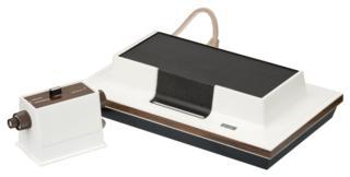 Первая в мире игровая приставка Magnavox Odyssey не содержала в себе ни одного микропроцессора, а в картриджах для неё вообще не было электронных элементов. Фото 4 