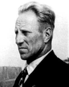 Первопокорителя пика Корженевской сменить велосипед на ледоруб убедил Киров. Фото 2 