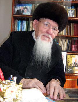 Прямому потомку советника Абылай хана за почти вековую жизнь довелось освобождать Сталинград, поднимать целину и даже пообщаться с Брежневым. Фото 3 