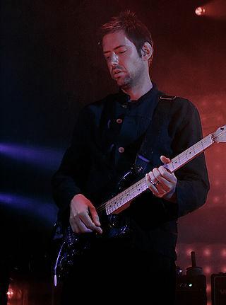 Среди гитарных богов есть «четверорукий монстр», «исследователи тёмной стороны луны» и «ползучий царь змей». Фото 4 