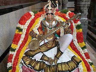 Вишну (на илл.) может быть защитником коров, человеком-львом и даже обольстительной женщиной. Фото 2 